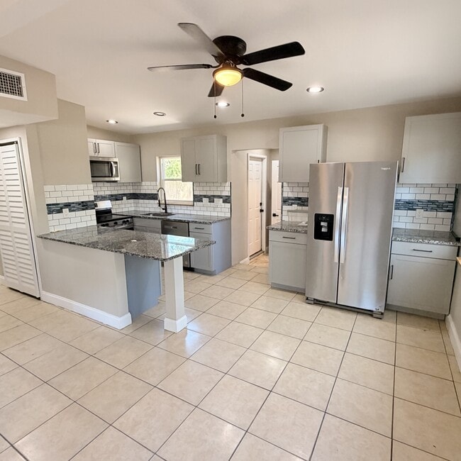 Foto del edificio - 2245 17th Ave S