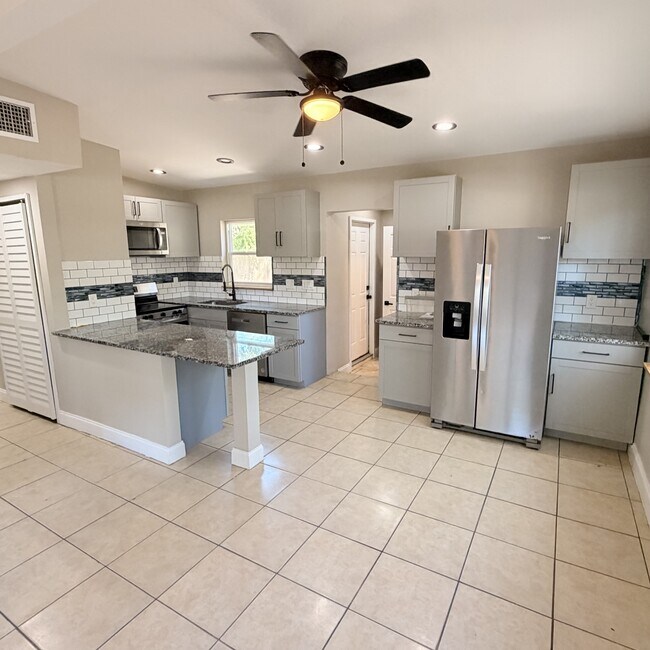 Foto del edificio - 2245 17th Ave S