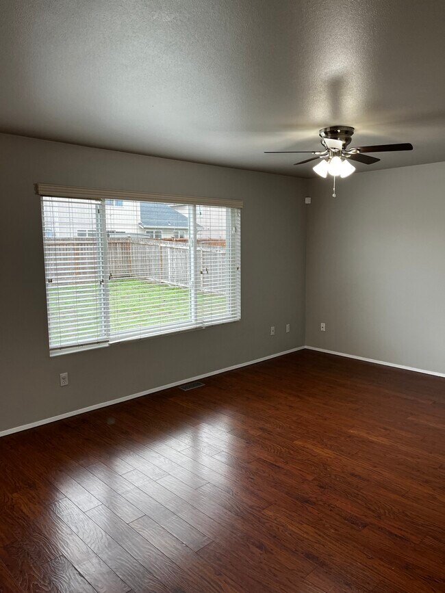 Foto del edificio - 9982 Greenleaf Loop SE