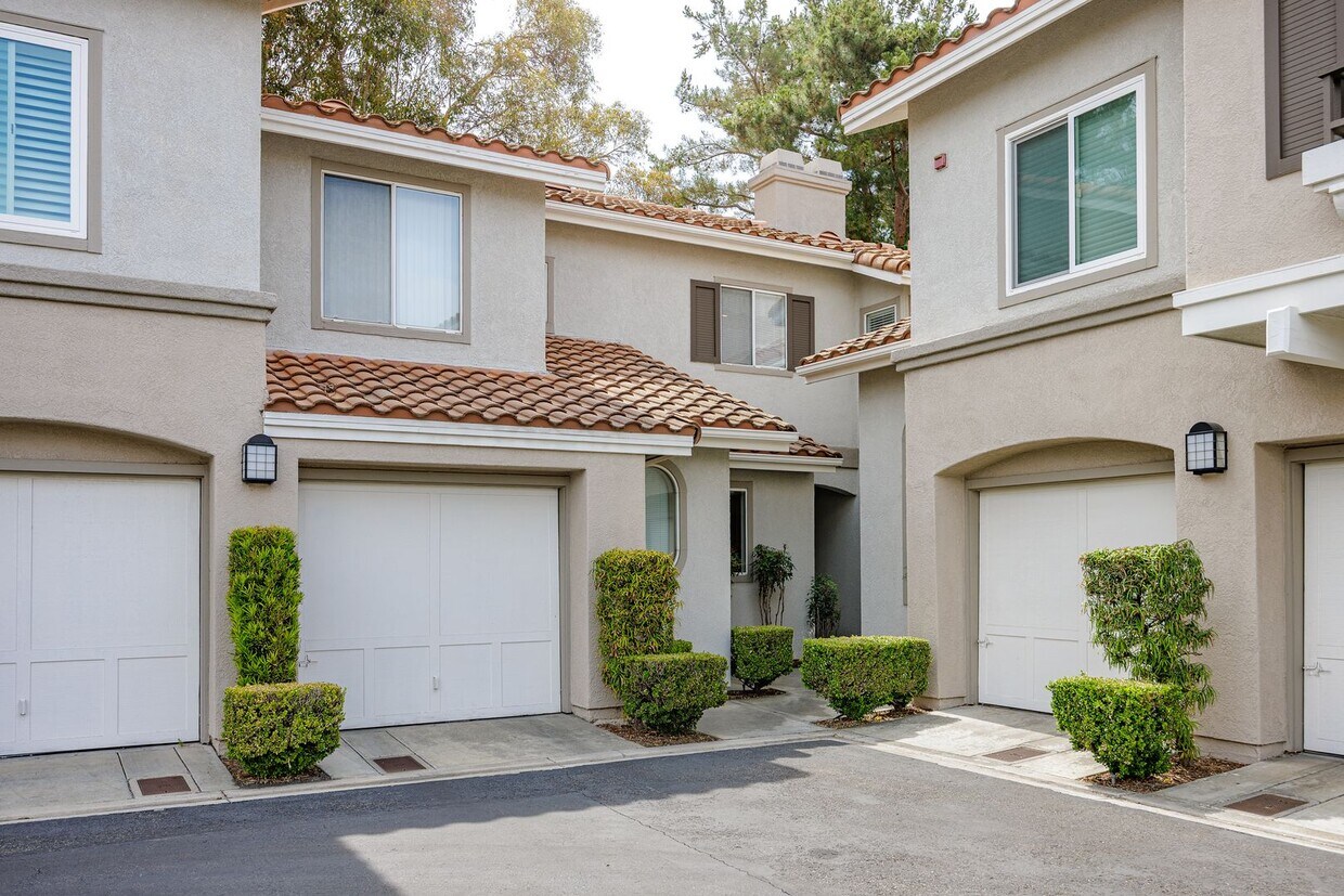 Foto principal - Charming Ground-Level Condo in California ...