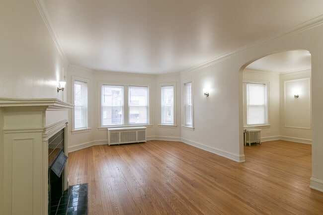 Building Photo - 2134 W Arthur Ave
