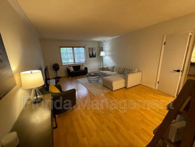 Foto del edificio - 2424 SE 17th St