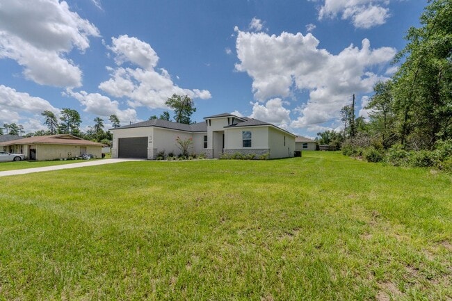 Building Photo - 4820 SW 159th Ln