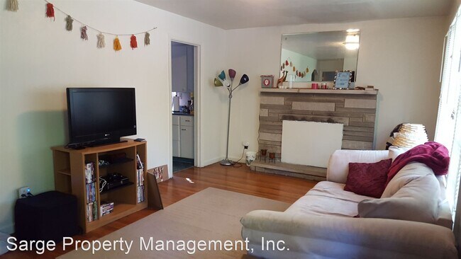 Foto del edificio - 3 br, 1 bath House - 909 S Mitchell St