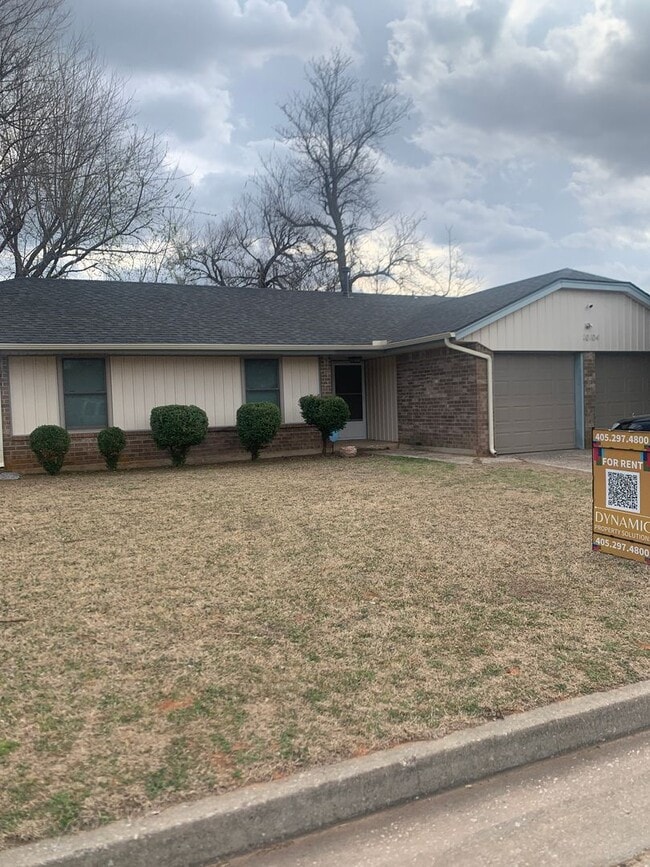 Building Photo - 10104 Isaac Dr