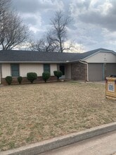 Building Photo - 10104 Isaac Dr