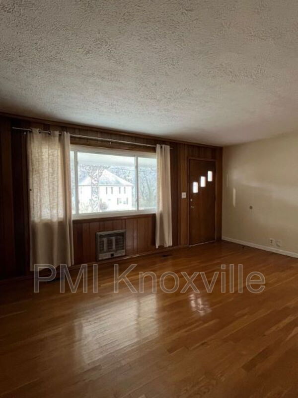 Building Photo - 4308 Lonas Dr