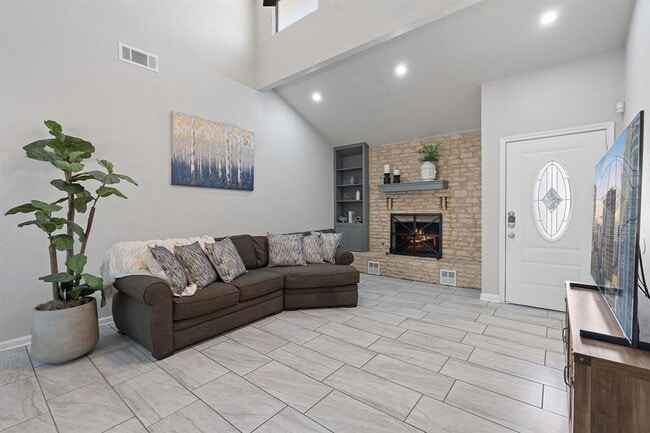 Building Photo - 1002 Parkside Cir