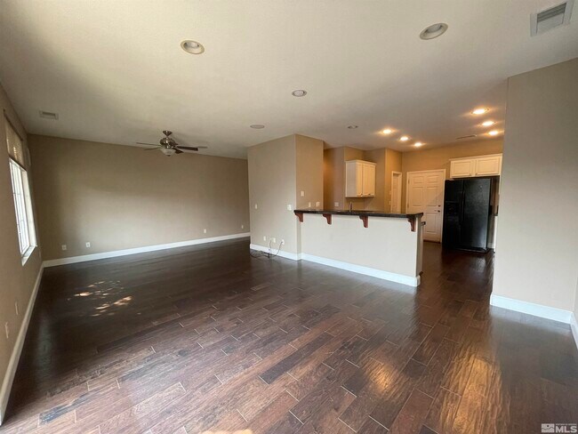 Building Photo - 11018 Colton Dr