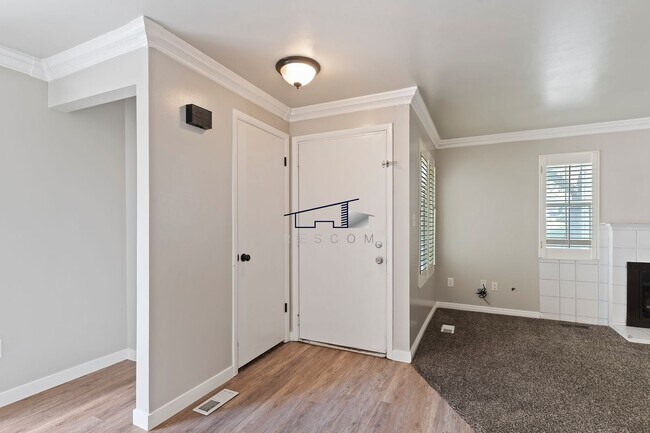 Foto del edificio - Clean Centerville 4 Bedroom Condo