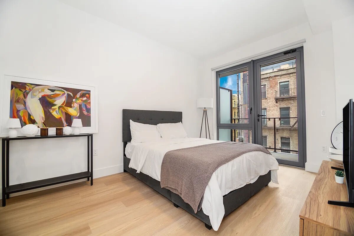 Foto principal - 282 Grand Street
