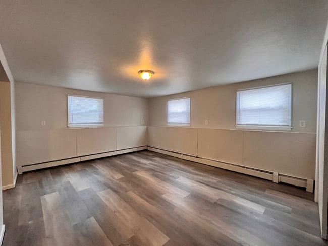 Building Photo - 92 Shaker Rd