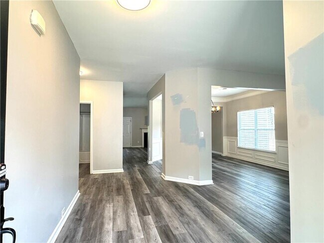 Foto del edificio - 4465 Ambassador Way