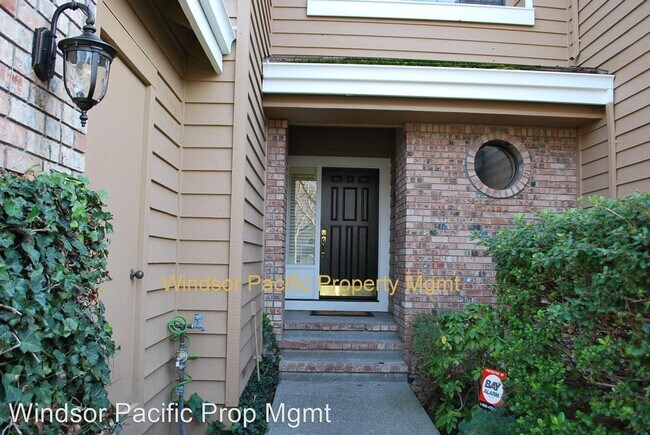 Building Photo - 2 br, 2.5 bath House - 144 Kingswood Circle