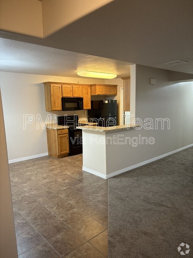 Building Photo - 2510 N Charleston Ave W