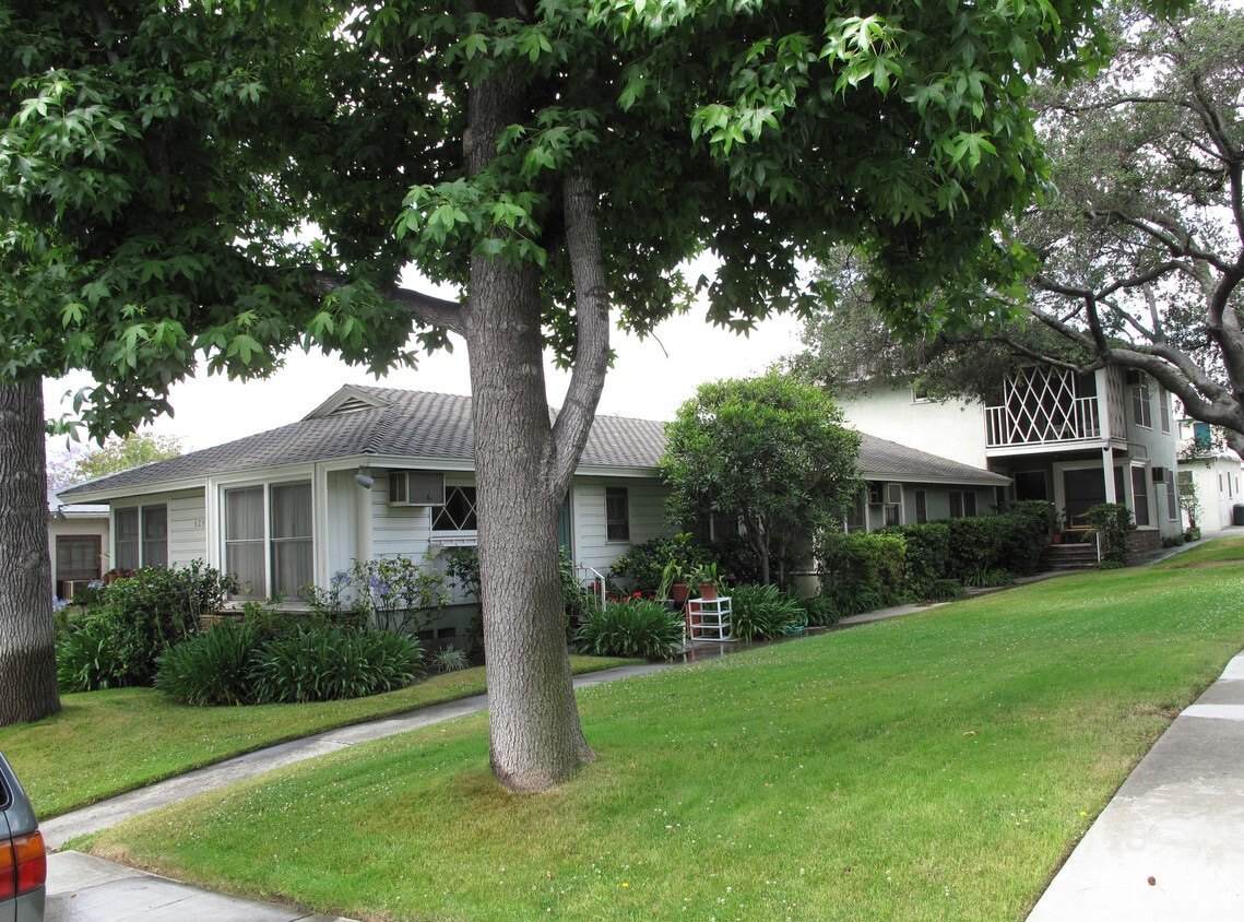 Primary Photo - 629-631 1/2 Park Ave.