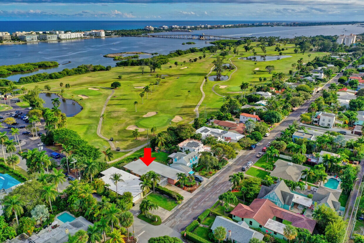 Foto principal - 626 N Lakeside Dr