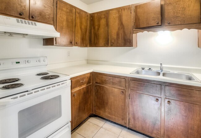 Foto del edificio - 1438 N Meridian Rd