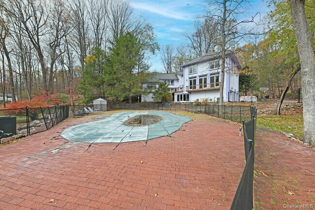 Foto del edificio - 27 Sky Meadow Rd