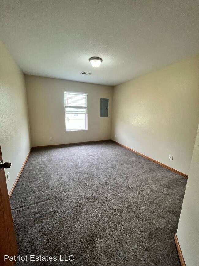 Building Photo - 3 br, 2 bath House - 1801 Clover Drive