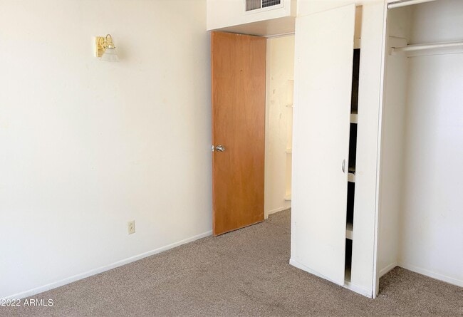 Building Photo - 1211 Apache Trail