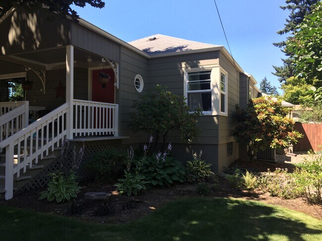 Building Photo - 3605 NE 63rd Ave