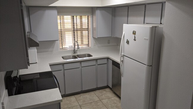 Foto del edificio - 11026 N 28th Dr