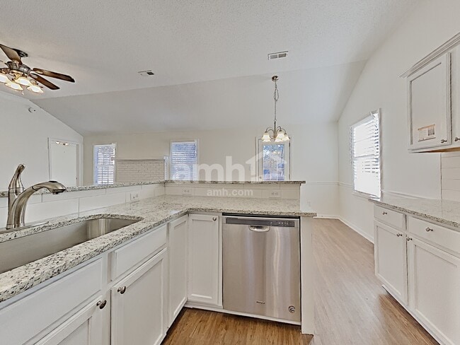 Building Photo - 4125 Medford Dr NW