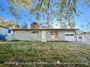 Building Photo - 7009 NW Avalon St