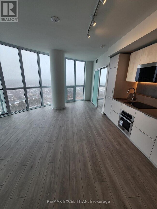 Building Photo - 1 Fairview Rd E