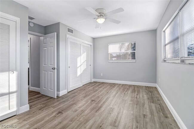 Building Photo - 4312 S Bay Cir