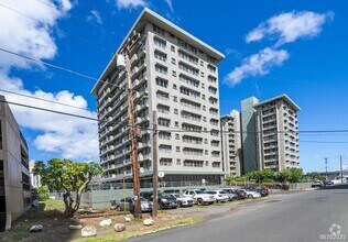 Building Photo - 2651 Kuilei St