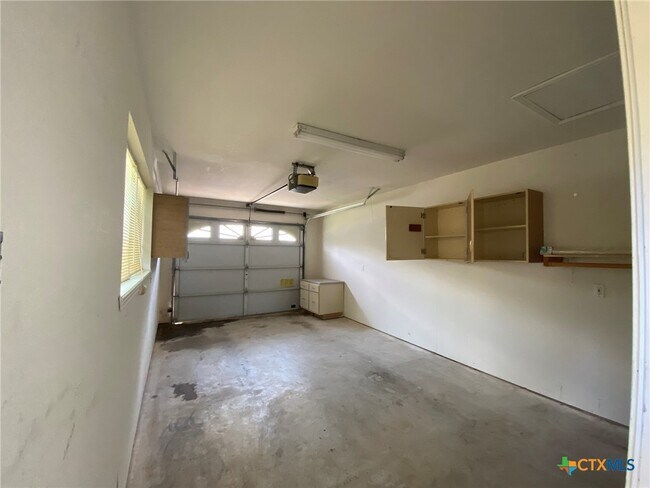 Foto del edificio - 570 Beverly Ln