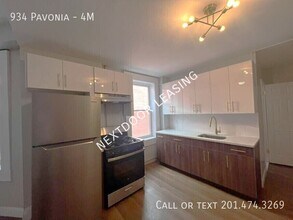 Building Photo - 934 Pavonia Ave