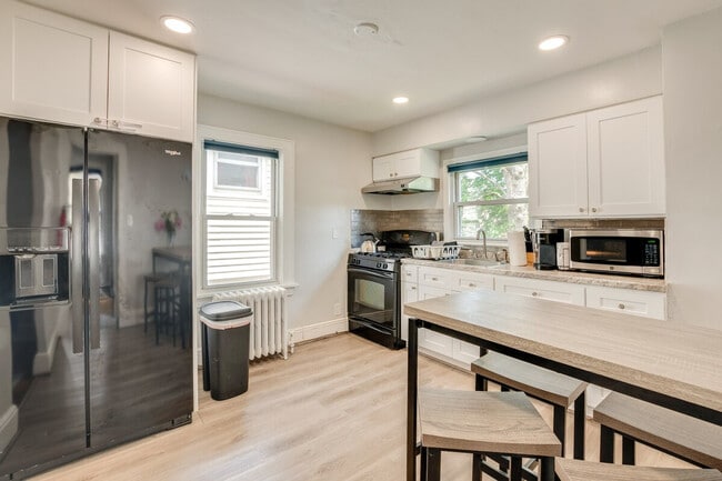 Building Photo - 278 High St