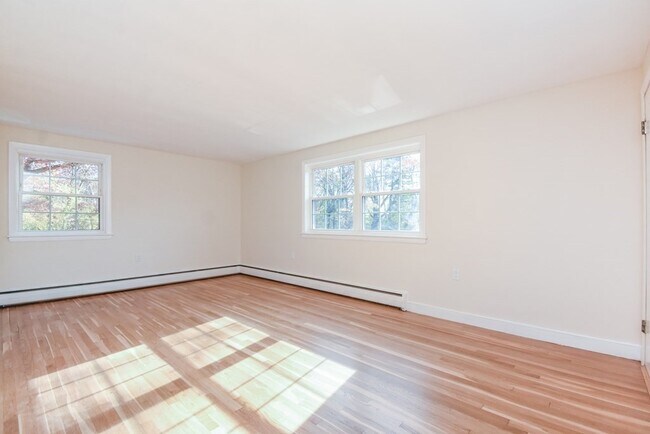 Building Photo - 43 Beulah St