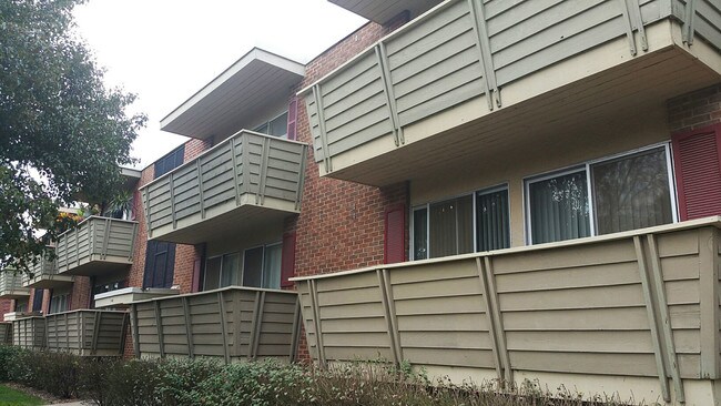 Building Photo - 1002 W 24th St