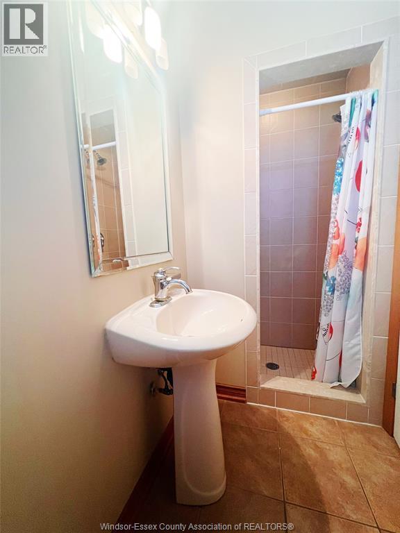 Building Photo - 916 Monmouth Rd