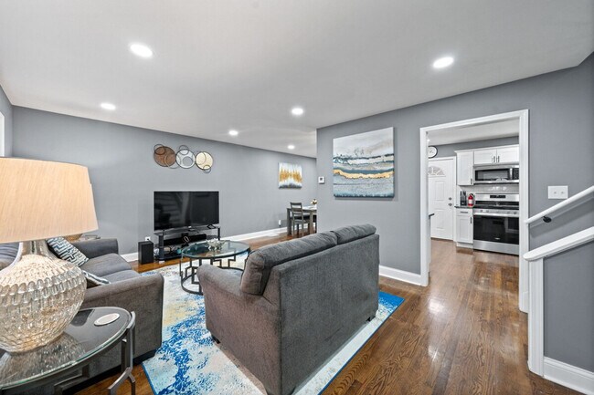 Foto del edificio - 3755 W 75th Ct