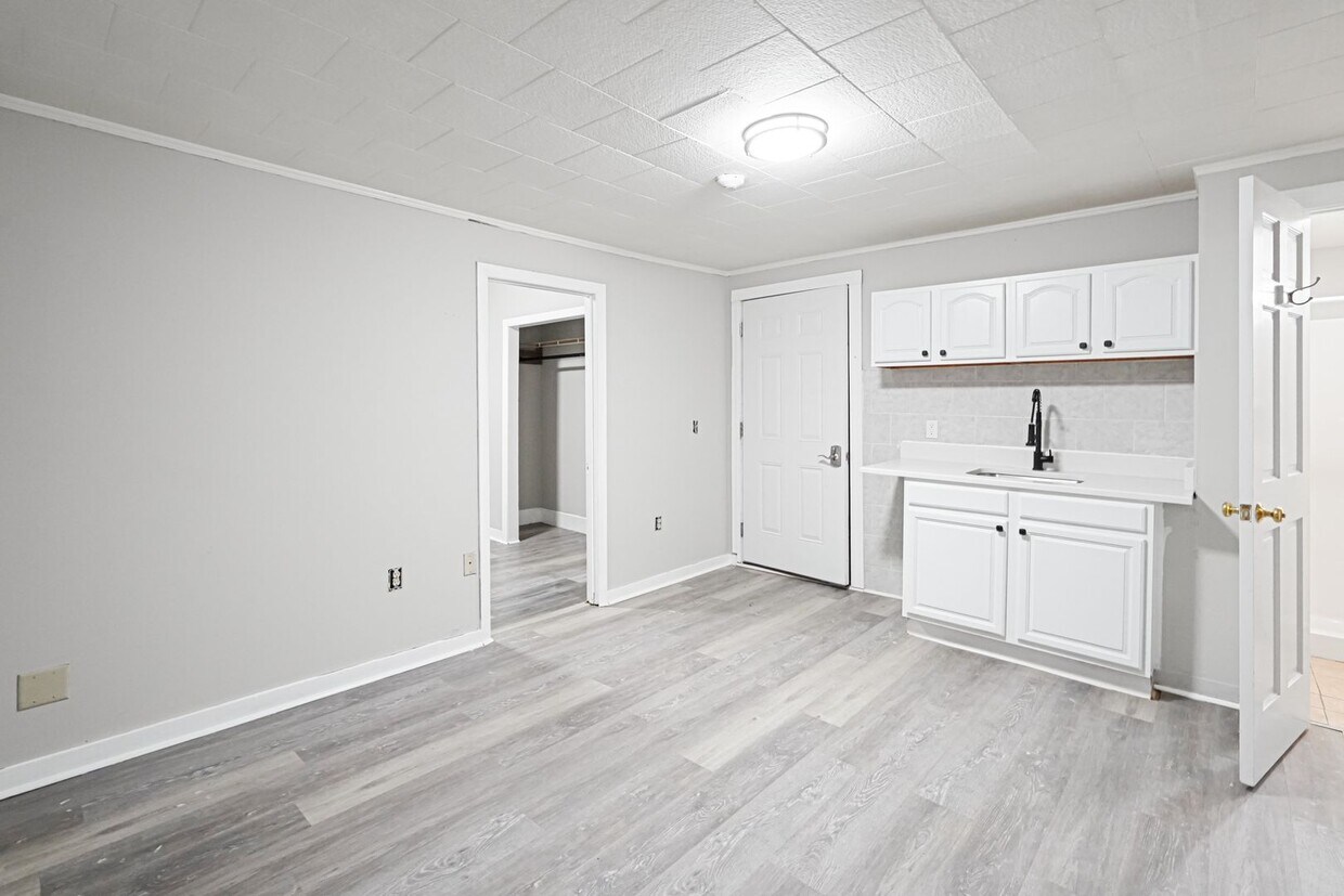 Foto principal - 168 Lunenburg St