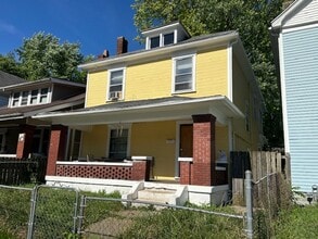 Building Photo - 605 St Paul Ave