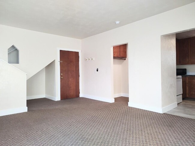 Living Room - 510 E 15th Aly