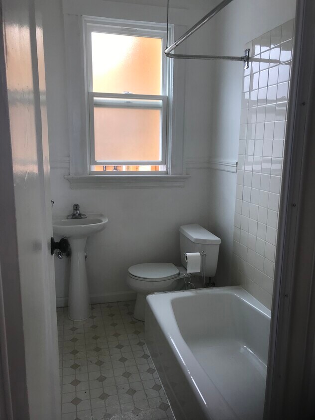 Bathroom - 1344 Jackson St