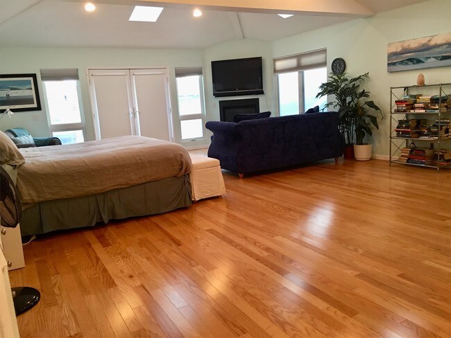 Building Photo - 5357 Surfrider Way