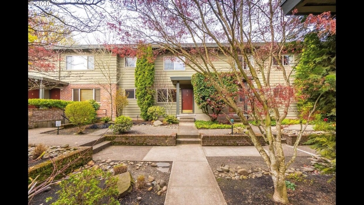 Primary Photo - 908 SW Gaines St