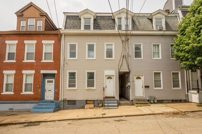 Building Photo - 346 39th St