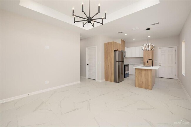 Foto del edificio - 21 Hilltop Ave