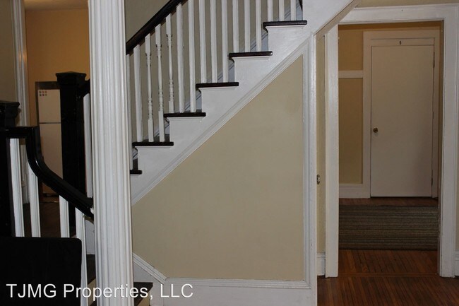 Building Photo - 5 br, 2 bath Room For Rent - 726 Euclid Ave