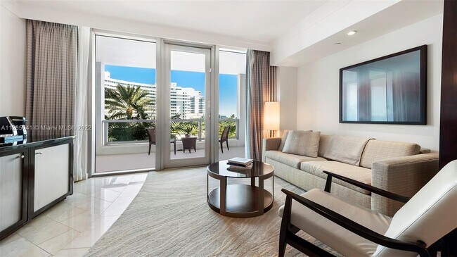 Building Photo - 4391 Collins Ave