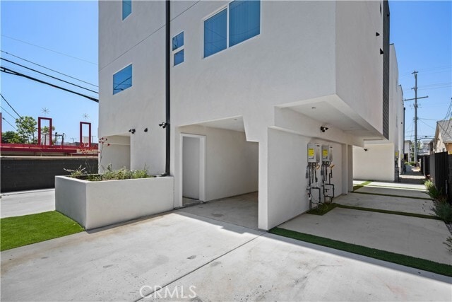 Building Photo - 5214 Auckland Ave